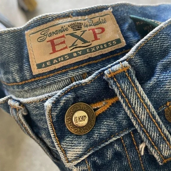 Vintage EXP Express Women's Size Small Blue Denim Cuffed Jean Shorts Made In USA - Picture 9 of 9